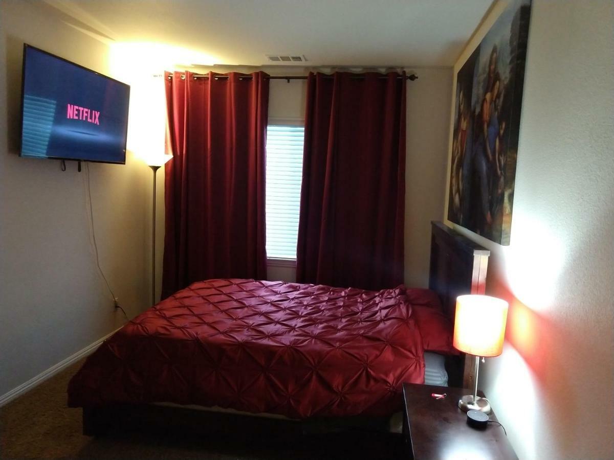 Six Flags Luxury Private Rooms Santa Clarita Exterior foto